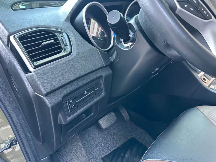 Trumpchi GS5 Super 2015 2.0 L AT 2 WD — фото 23