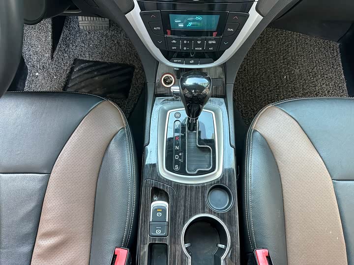 Trumpchi GS5 Super 2015 2.0 L AT 2 WD — фото 18