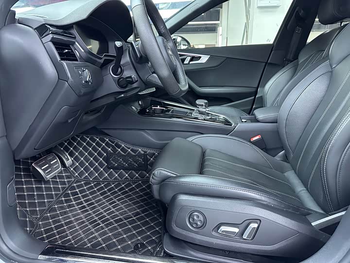 Audi A4L 40 TFSI люкс-динамик — фото 4