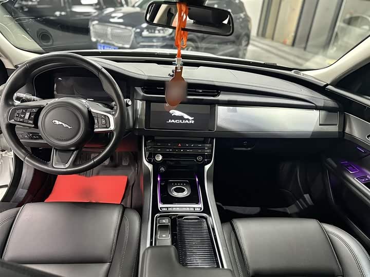 Jaguar XFL 2020 XFL 2.0 T P 200 2 WD — фото 14