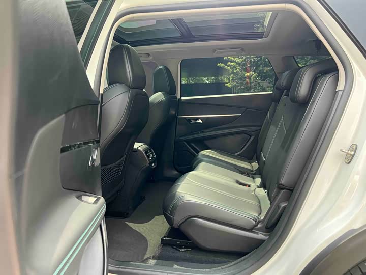 Peugeot 5008 2021 360 THP 5 — фото 10