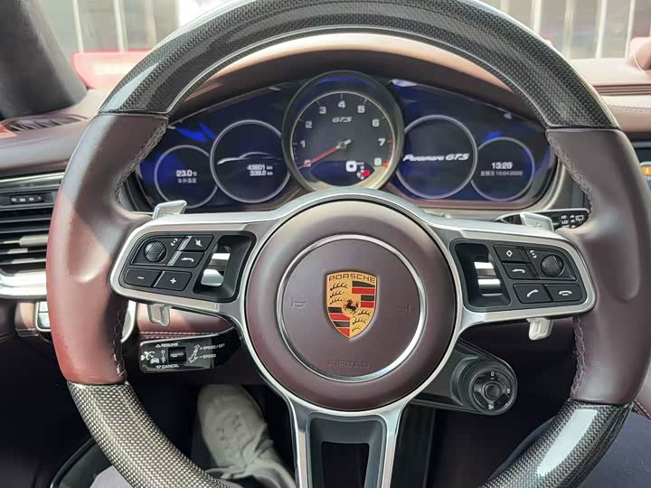 Porsche Panamera 2019 Panamera GTS 4.0 T — фото 9