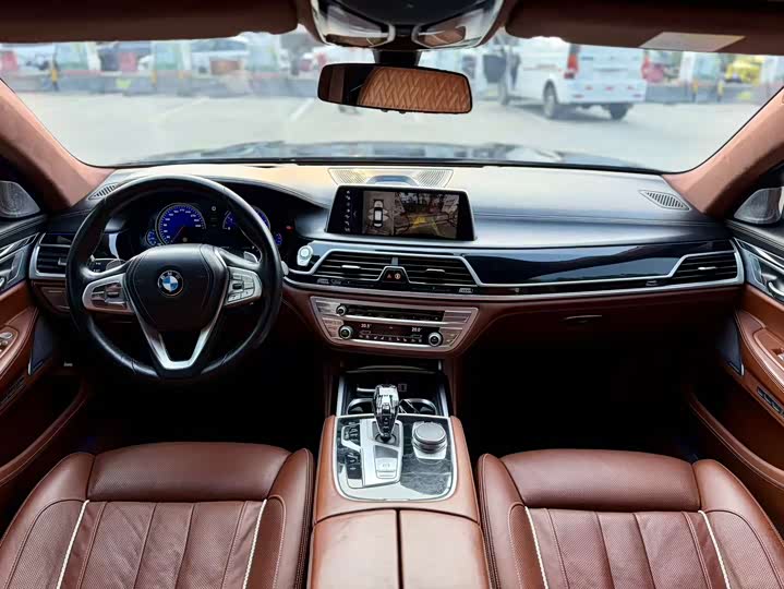 BMW 7-Series 2018 740 Li x Drive M — фото 4