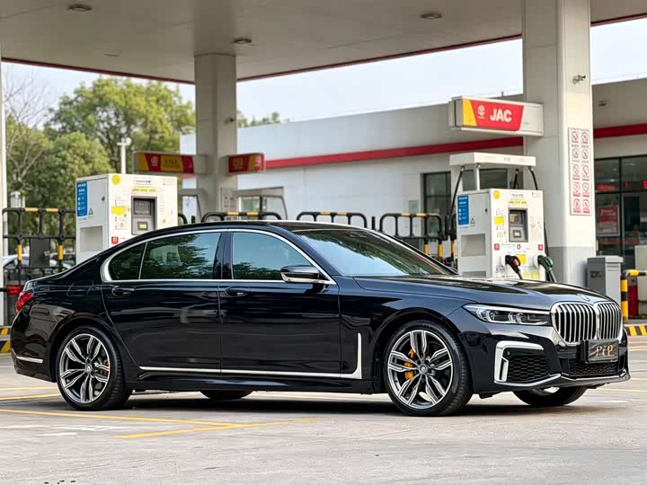 BMW 7-Series 2018 740 Li x Drive M — фото 3