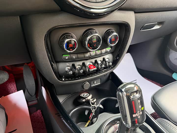 MINI Clubman — фото 18