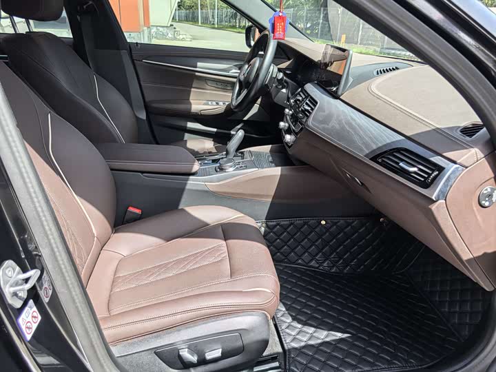 BMW 5-Series 2022 530 Li Leading M — фото 11