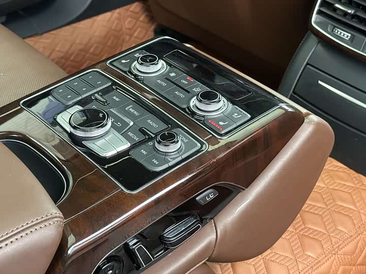Audi A8 2016 A 8 L 45 TFSI quattro Luxury — фото 18