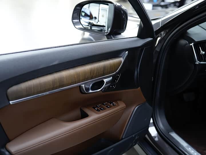 Volvo V90 2024 Cross Country B 5 AWD — фото 9