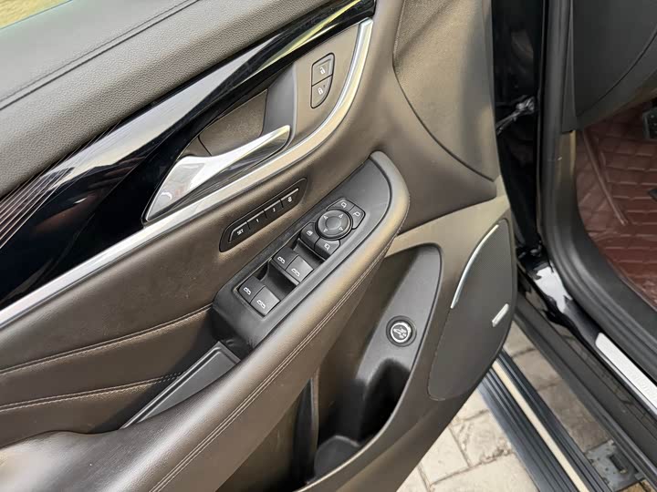 Buick Enclave — фото 12