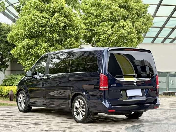 Mercedes-Benz V-Class 2021 V 260 — фото 7