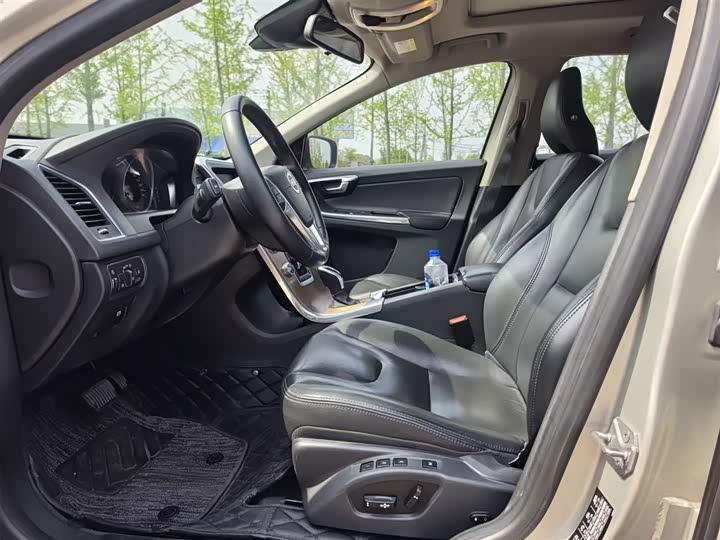 Volvo XC60 2017 T 5 AWD — фото 16