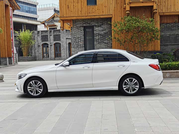 Mercedes-Benz C-Class C 180 L стиль спорт — фото 3