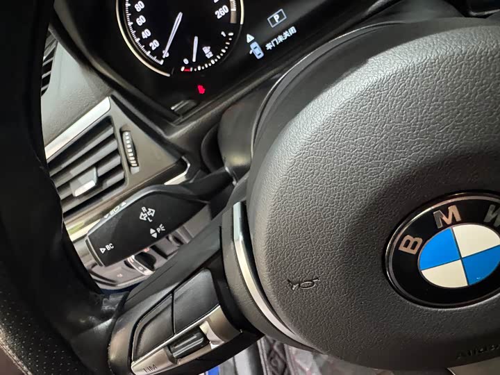 BMW 1-Series 2020 120i M — фото 23