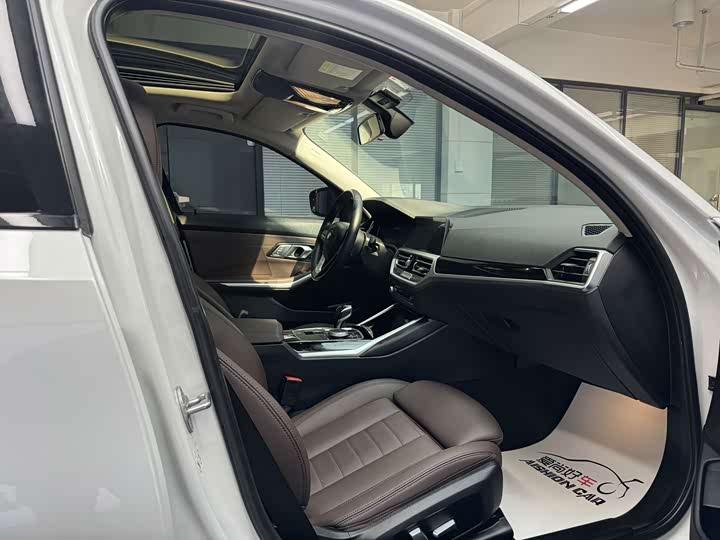 BMW 3 Series 320i спортпакет — фото 11