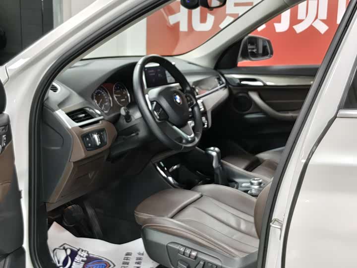 BMW X1 2019 x Drive 20 Li — фото 6