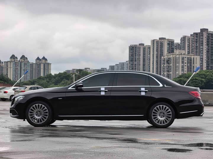 Mercedes-Benz E-Class 2020 E 300 L Luxury — фото 13