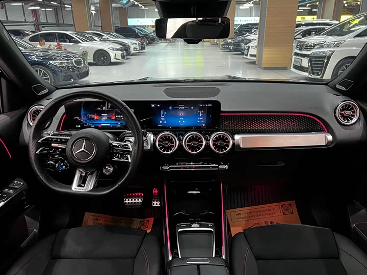 Mercedes-Benz GLB 2024 AMG GLB 35 4 MATIC — фото 10