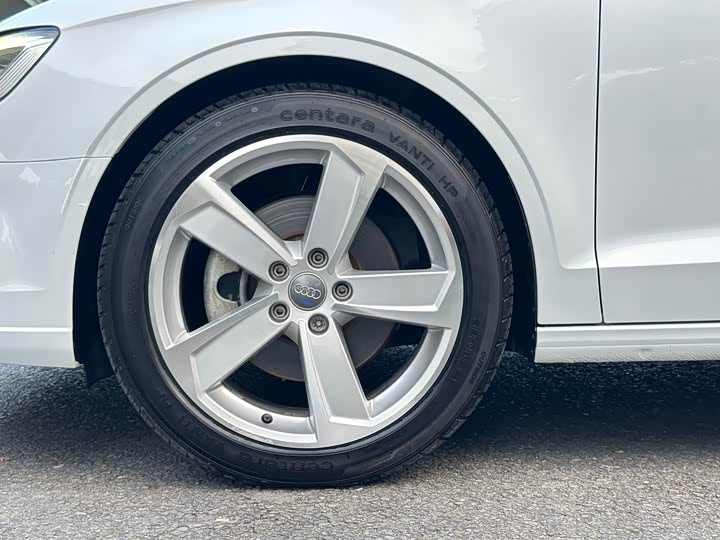 Audi A3 2018 30 Limousine 40 TFSI — фото 3