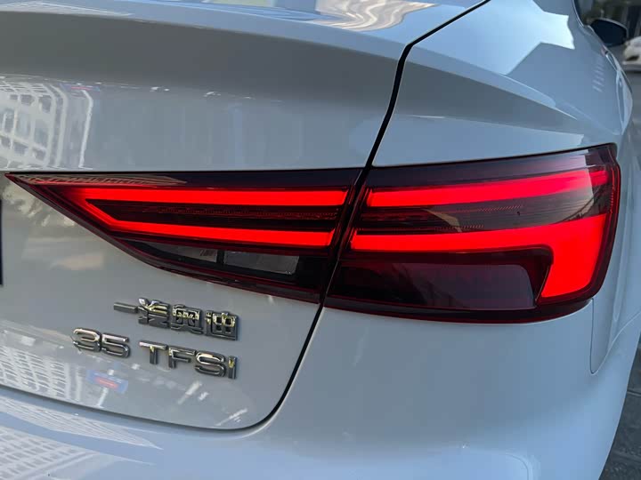 Audi A3 2020 Limousine 35 TFSI VI — фото 24