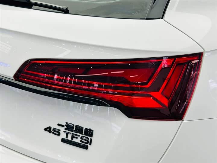 Audi Q5L 2024 45 TFSI — фото 12
