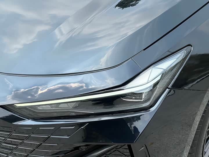 Changan UNI-V 2022 1.5 T — фото 5