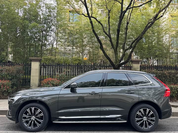 Volvo XC60 2022 B 5 4 WD — фото 3