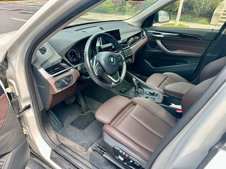 BMW X1 2020 s Drive 20 Li — фото 2