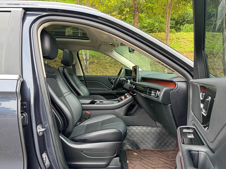 Lincoln Aviator — фото 19