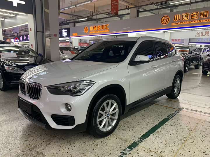 BMW X1 2019 s Drive 18 Li — фото 3