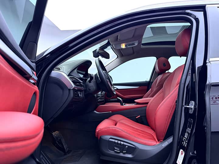 BMW X6 2017 x Drive 35i Leading — фото 13