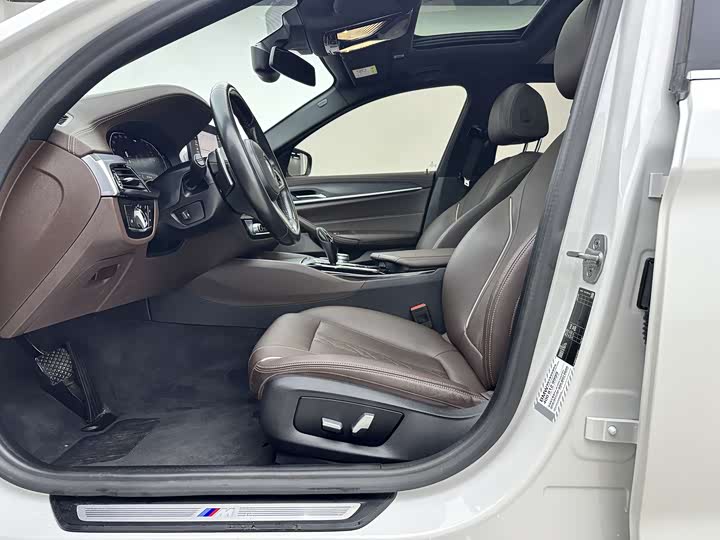 BMW 5-Series 2021 530 Li Leading M — фото 11