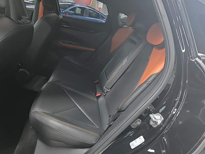 Changan UNI-V 2022 1.5 T Premium — фото 17