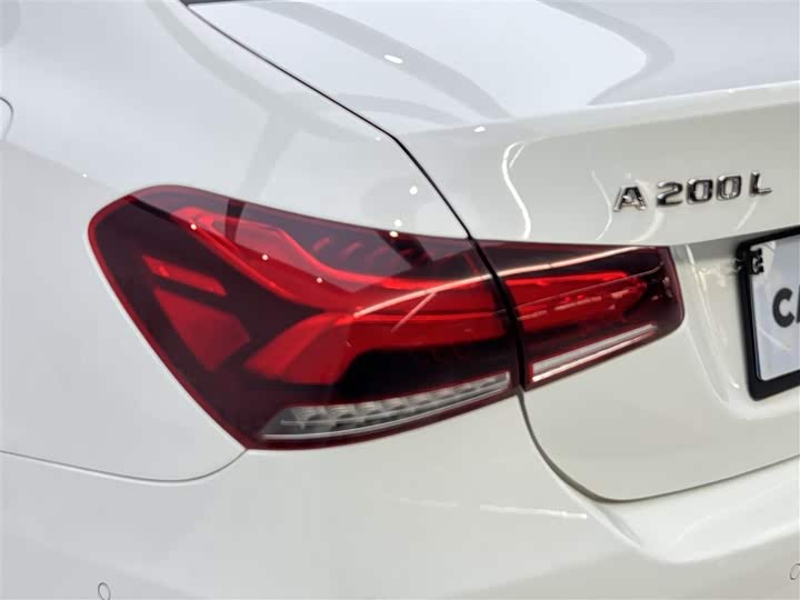 Mercedes-Benz A-Class 2020 A 200 L — фото 10