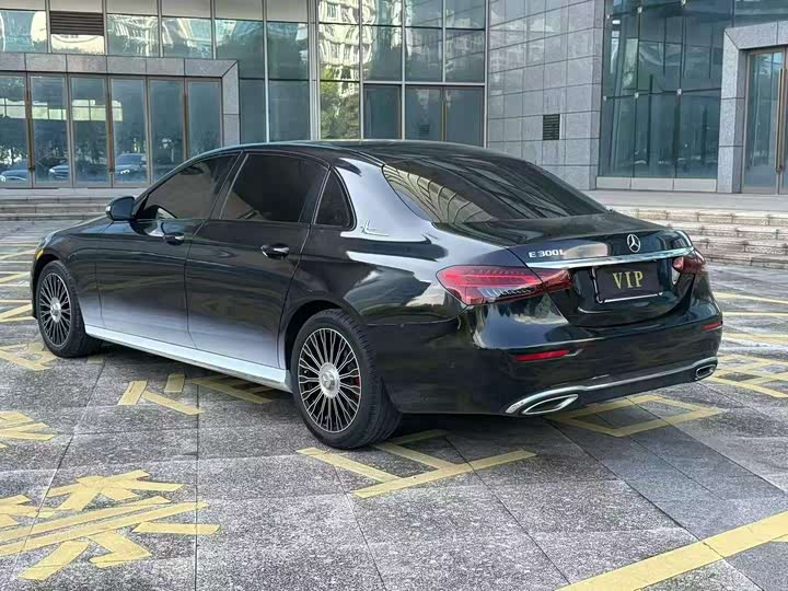 Mercedes-Benz E-Class 2016 E 300 L — фото 7