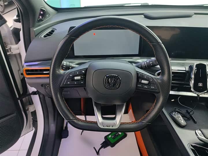 Changan UNI-T 2022 1.5 T Flagship — фото 7