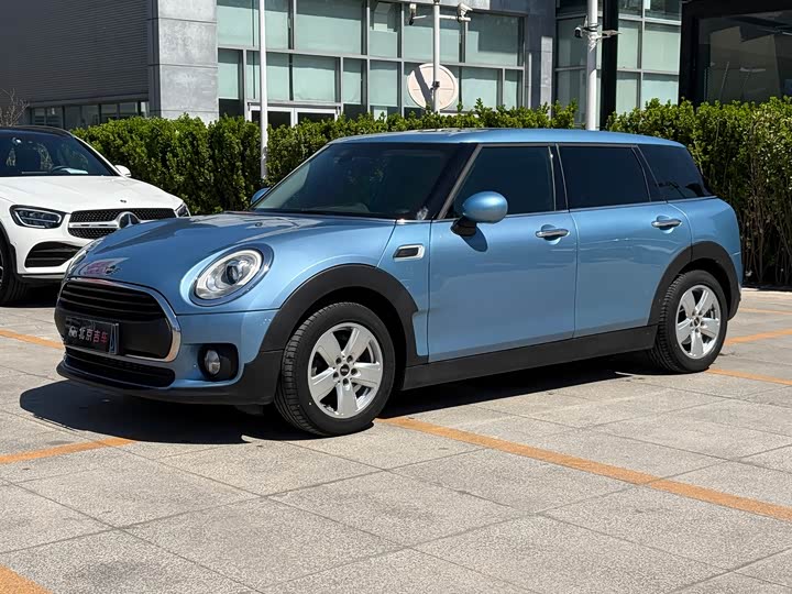 MINI Clubman — фото 1