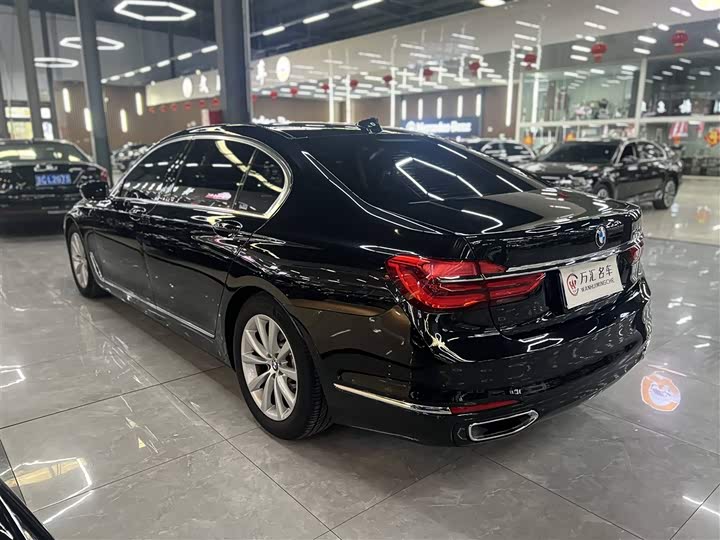 BMW 7 Series 730Li продвинутая — фото 10
