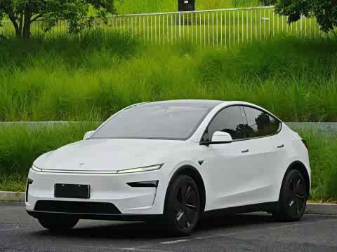 Tesla Model Y 2025 — фото 10