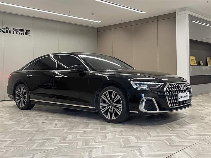 Audi A8 2023 A 8 L 45 TFSI quattro Luxury — фото 2
