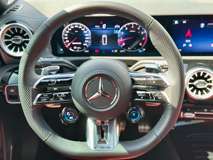 Mercedes-Benz A-Class 2024 AMG A 35 L 4 MATIC — фото 5
