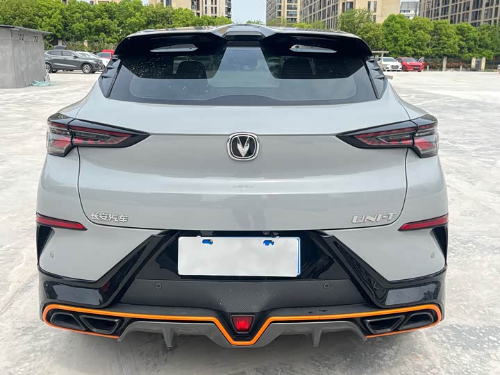 Changan UNI-T 2023 1.5 T Premium — фото 6