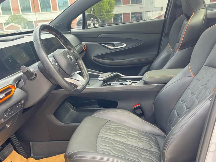 Changan UNI-T 2023 1.5 T Premium — фото 21