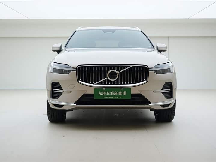 Volvo XC60 Hybrid 2024 T 8 PHEV 4 WD — фото 2