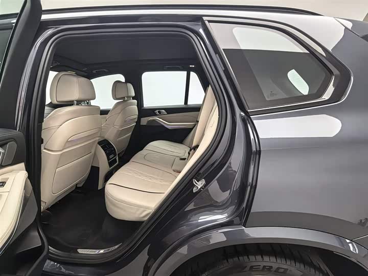 BMW X5 2019 x Drive 40i M — фото 15