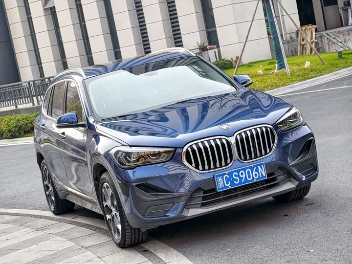 BMW X1 2021 s Drive 25 Li Leading — фото 10