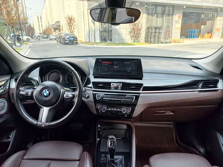 BMW X1 2021 s Drive 25 Li Leading — фото 15