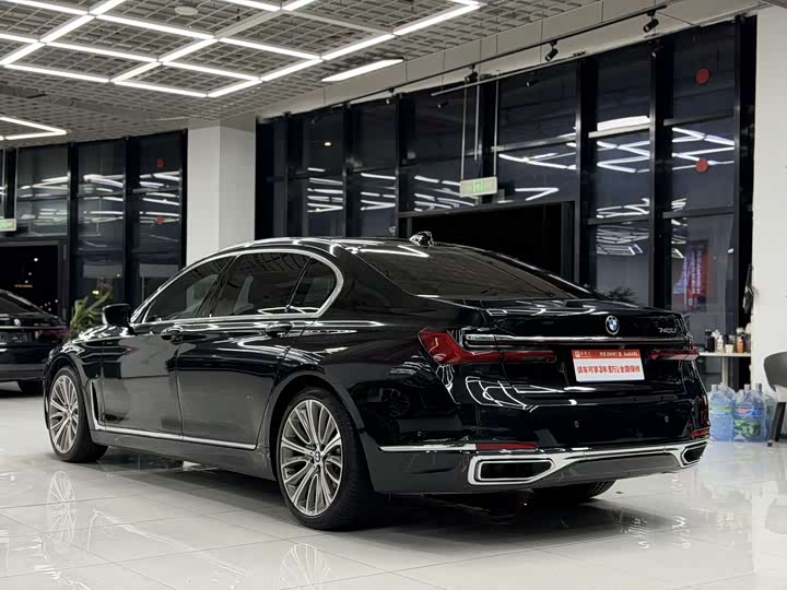 BMW 7 Series — фото 6