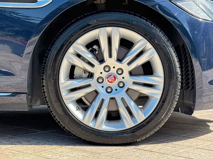 Jaguar XFL 2018 XFL 2.0 T 250 PS — фото 7