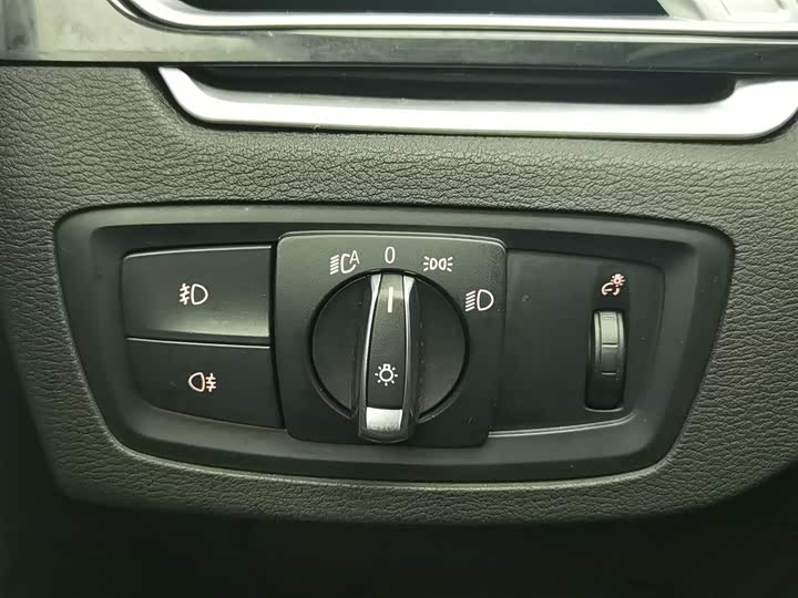 BMW X1 2018 s Drive 20 Li Leading — фото 21
