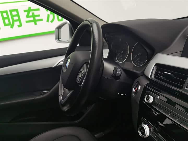 BMW X1 2018 s Drive 20 Li Leading — фото 22